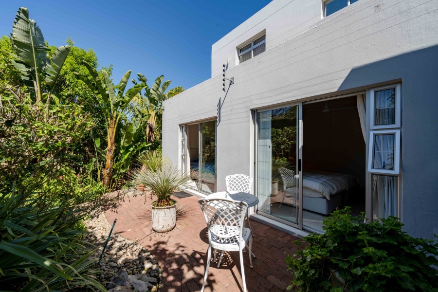 5 Bedroom Property for Sale in Signal Hill Western Cape